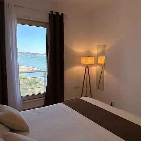 Beachfront Superior Apartment *