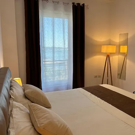 Beachfront Superior 公寓 Durrës