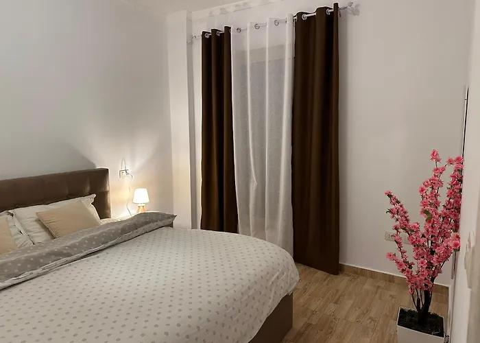 Beachfront Superior 公寓 Durrës