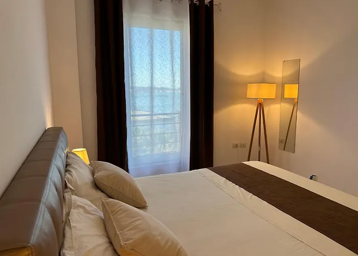 Beachfront Superior 公寓 Durrës